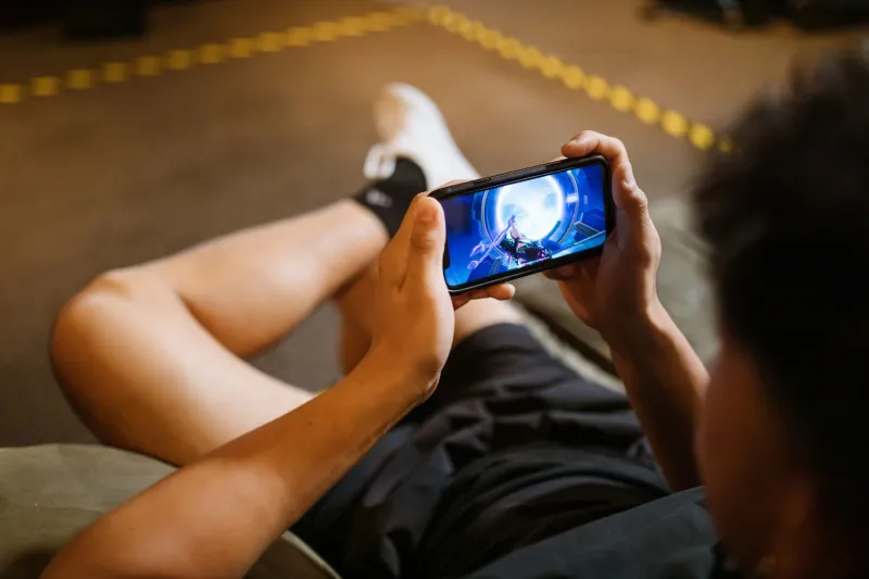 Play It in Pieces: How Snackable Games Are Taking Over America's Spare Moments